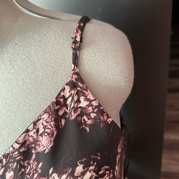 **3 for $15**Kismet Floral Camisole - Black and Pink - Picture 3 of 4